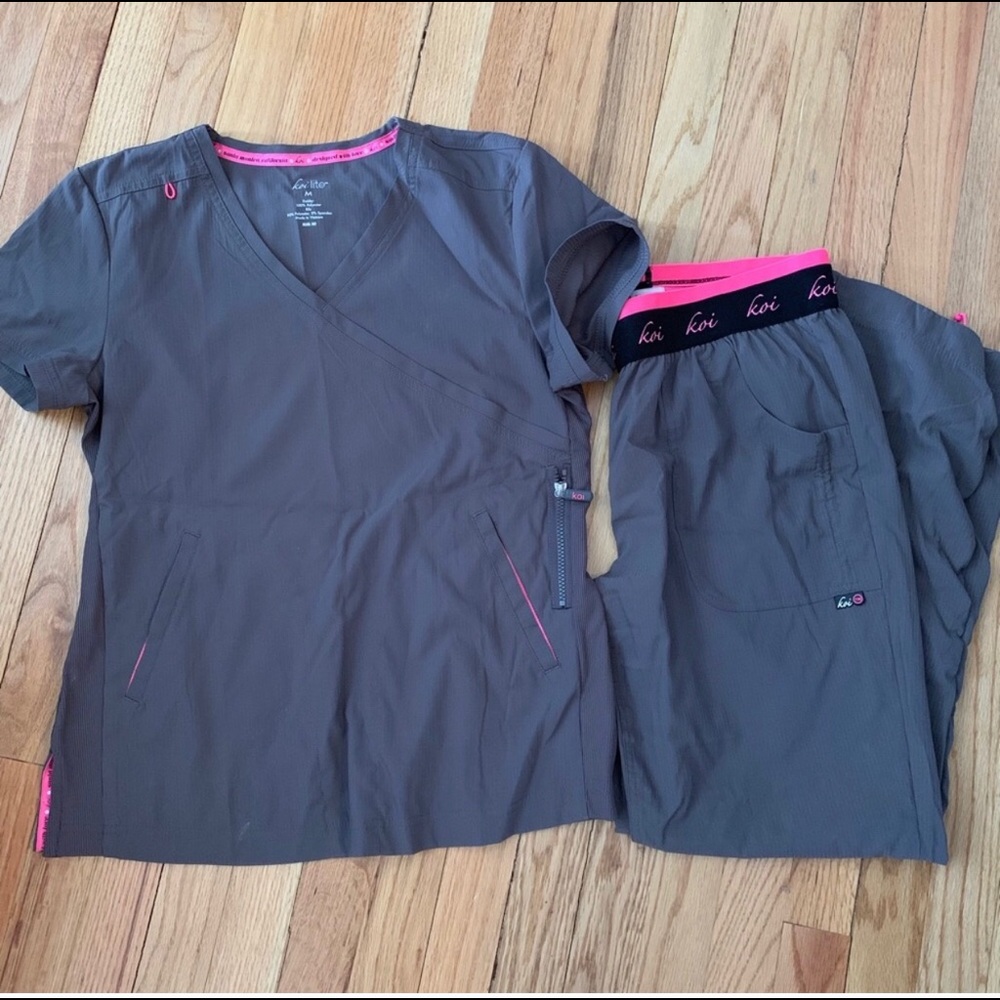 Medium PETITE scrub sets